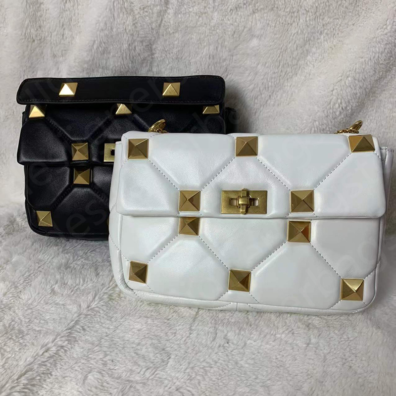 Chains Shoulder Fashion Designers Bags Crossbody Cover Bag Plain Lock Big Rivet Flap Soft Cross Thread Red Nude Green Pink Colors Cover Light, Box
Chains Shoulder Fashion Designers Bags Crossbody Cover Bag Plain Lock Big Rivet Flap Soft Cross Thread Red Nude Green Pink Colors Cover Light, Box