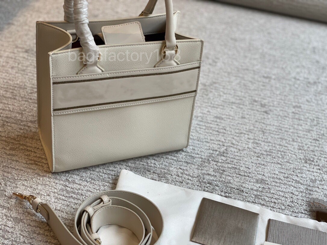 2021 Luxury Haute Couture Tote Printed With Gold Letters Logo Mini Shopping Bag Simple Crossbody Bags Cowhide Shoulder Package High Appearance Level Handbag, Customize
2021 Luxury Haute Couture Tote Printed With Gold Letters Logo Mini Shopping Bag Simple Crossbody Bags Cowhide Shoulder Package High Appearance Level Handbag, Customize