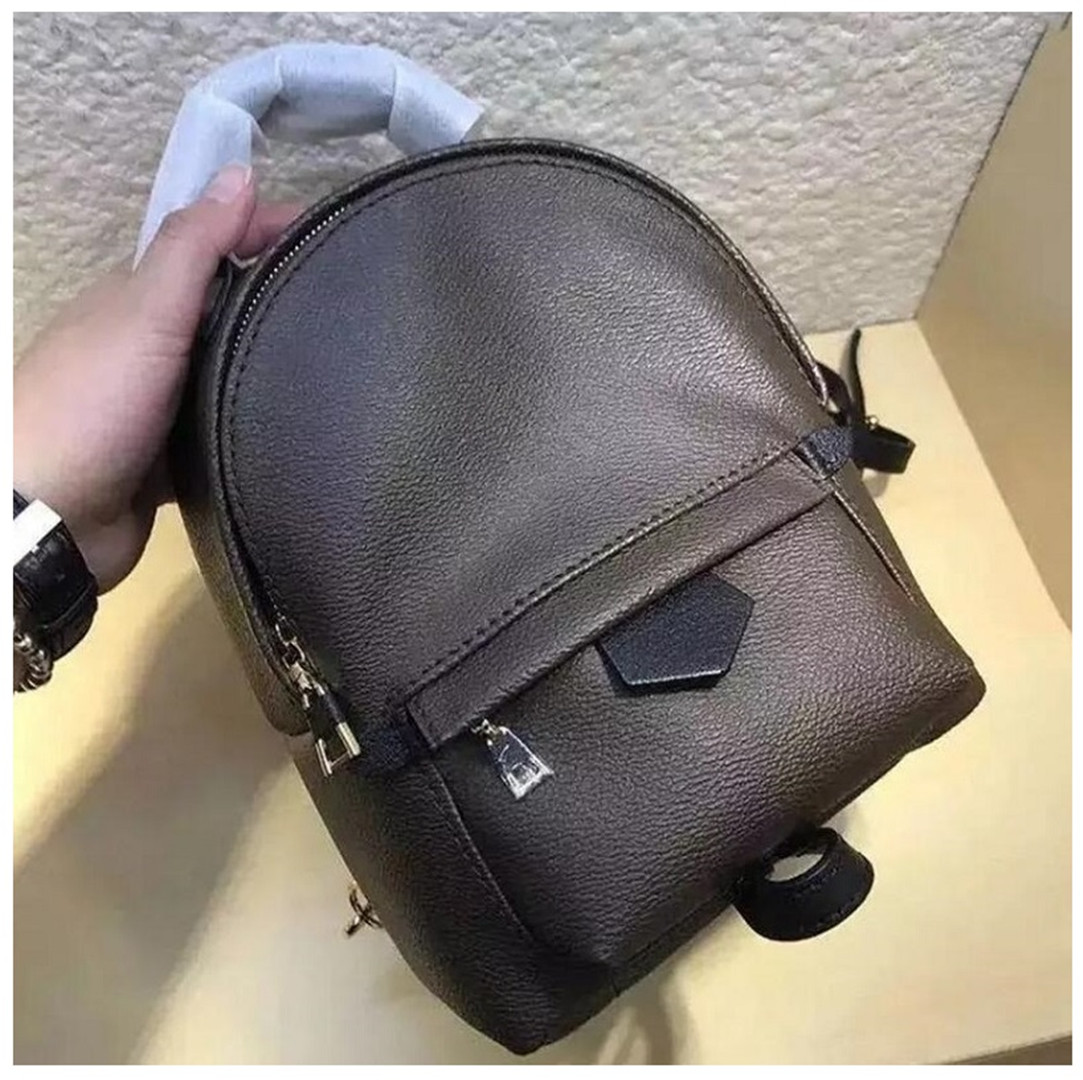 Designers Letters Fashion Womens Leather Messenger Backpacks Ladys Cross Sylvie Luxury Bag Backpack Mini Body Travel Bags Shoulder Jkeun
Designers Letters Fashion Womens Leather Messenger Backpacks Ladys Cross Sylvie Luxury Bag Backpack Mini Body Travel Bags Shoulder Jkeun