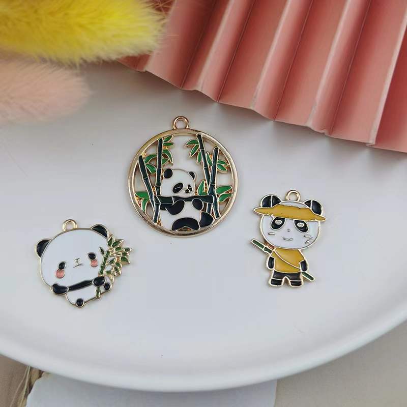 20pcs Alloy Drip Oil Enamel Charm Cartoon Chinese Panda Pendant Earrings DIY Designer Charm Jewelry Accessories Necklace
20pcs Alloy Drip Oil Enamel Charm Cartoon Chinese Panda Pendant Earrings DIY Designer Charm Jewelry Accessories Necklace