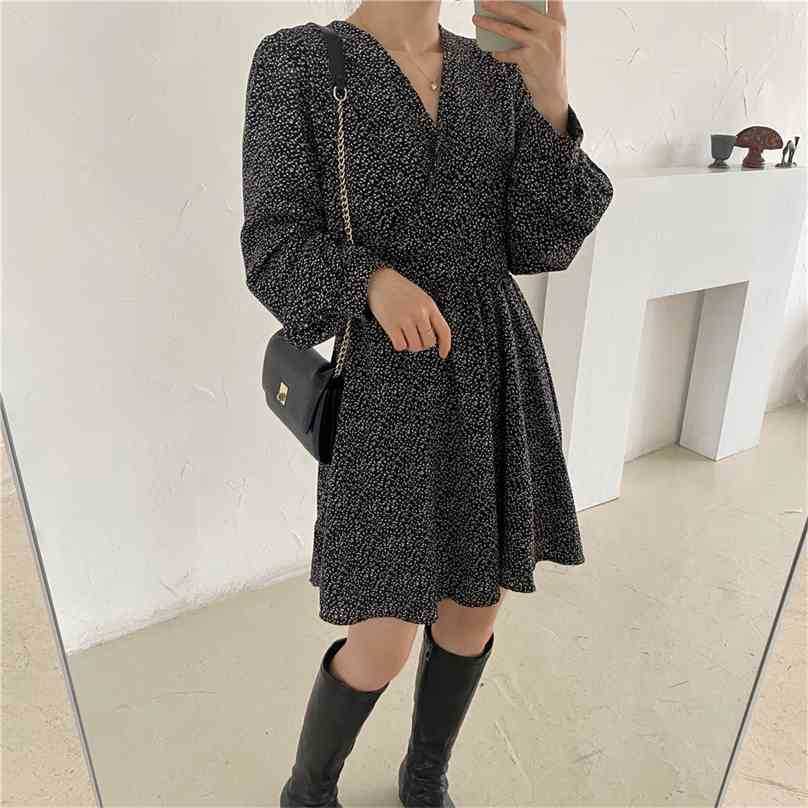 Plus Size Gentle Sexy Sweet V-Neck Florals Printed Summer Women Femme Prom A-Line Slim Mini Dresses Vestidos 210525, Coffee 
Plus Size Gentle Sexy Sweet V-Neck Florals Printed Summer Women Femme Prom A-Line Slim Mini Dresses Vestidos 210525, Coffee