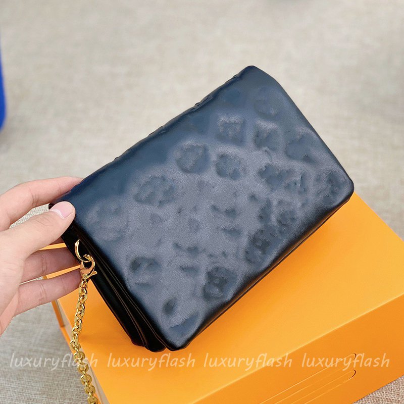Fashion leather Coussin ladies leather chain bag 2022 designer luxury autumn and winter clutch high-quality large-capacity tower buckle coin purse, Box(not sold separately)
Fashion leather Coussin ladies leather chain bag 2022 designer luxury autumn and winter clutch high-quality large-capacity tower buckle coin purse, Box(not sold separately)
