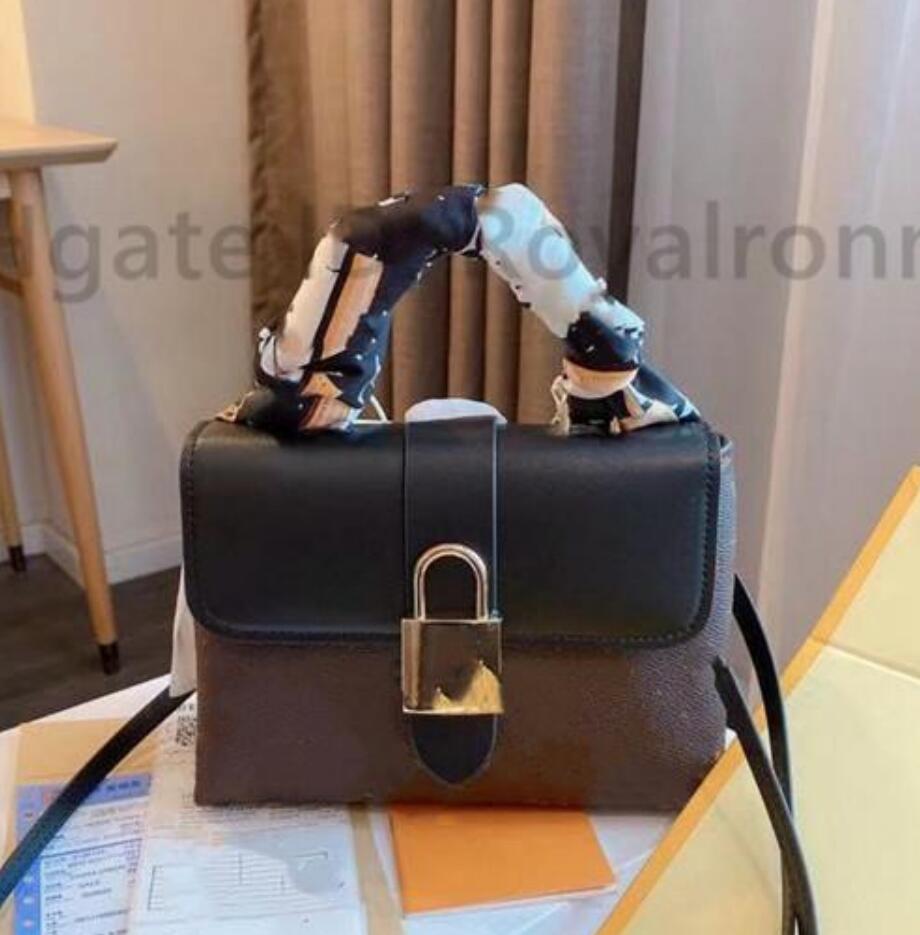 Classic Luxurys Designers Lady Fashion CrossBody bag High Quality Letter Handbags 2021 women 5A lock Flowers Printed Shoulder Bags Tote Handbag purse, No bags
Classic Luxurys Designers Lady Fashion CrossBody bag High Quality Letter Handbags 2021 women 5A lock Flowers Printed Shoulder Bags Tote Handbag purse, No bags