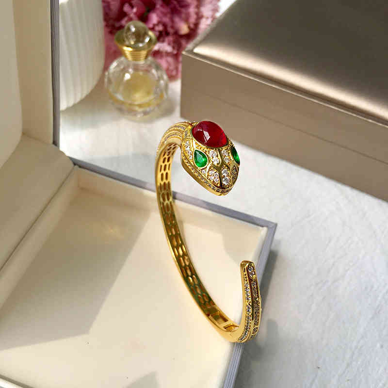 Charm Bracelets 01, the Same Tiktok, Hip-hop Snake Is a Light, Luxurious Diamond Head.