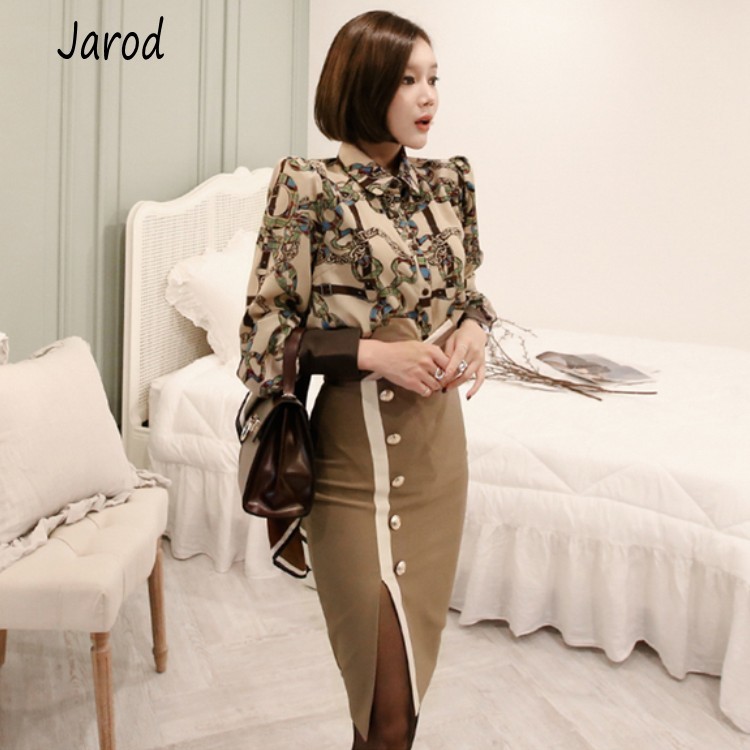 Formal Women 2 Piece Set Autumn Chiffon printing Long sleeve Blouse Tops+High waist split Pencil Bodycon skirts Work Suits 210518, Picture color
Formal Women 2 Piece Set Autumn Chiffon printing Long sleeve Blouse Tops+High waist split Pencil Bodycon skirts Work Suits 210518, Picture color