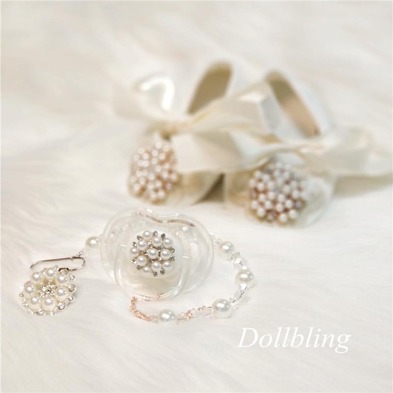 First Walkers Dolldling Baby Shoes Ivory Lace Vintage Luxury Pealrs Charm Girl Shoe Wedding Handmade Sweet Princess Infant 0-1 ShoesCusto
First Walkers Dolldling Baby Shoes Ivory Lace Vintage Luxury Pealrs Charm Girl Shoe Wedding Handmade Sweet Princess Infant 0-1 ShoesCusto