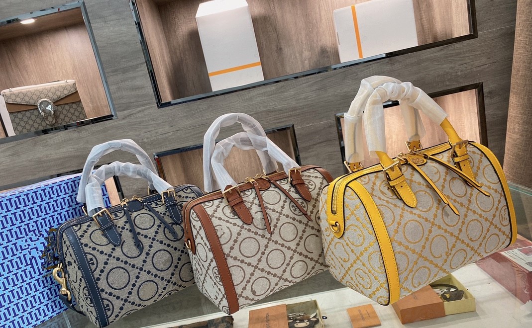 Jacquard Tote Bag One Shoulder Crossbody Classic Ladies Leather Shoulders Bags, For shipping
Jacquard Tote Bag One Shoulder Crossbody Classic Ladies Leather Shoulders Bags, For shipping