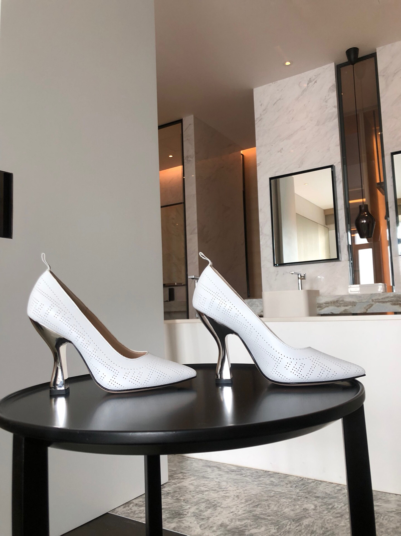 2021 fashion High Heels Shoes Designer Women Pointed Toe Low Heel Shoess Woman Gladiaor Sandals Lady Brand Design Mesh womens Shoe with box size 35-41 -BB297, Picture color
2021 fashion High Heels Shoes Designer Women Pointed Toe Low Heel Shoess Woman Gladiaor Sandals Lady Brand Design Mesh womens Shoe with box size 35-41 -BB297, Picture color