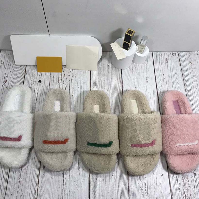 Slippers Sandals Women Designer Slides Sheepskin Floral Patch The Insole is Warm And Soft Both Indoor Outdoor Rubber Outsole black golden white with Box, #15
Slippers Sandals Women Designer Slides Sheepskin Floral Patch The Insole is Warm And Soft Both Indoor Outdoor Rubber Outsole black golden white with Box, #15