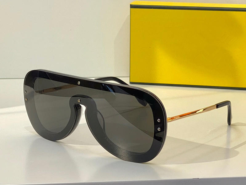 Sunglasses For Men and Women Summer style 0396 Anti-Ultraviolet Retro Plate Invisible frame fashion Eyeglasses Random Box
Sunglasses For Men and Women Summer style 0396 Anti-Ultraviolet Retro Plate Invisible frame fashion Eyeglasses Random Box