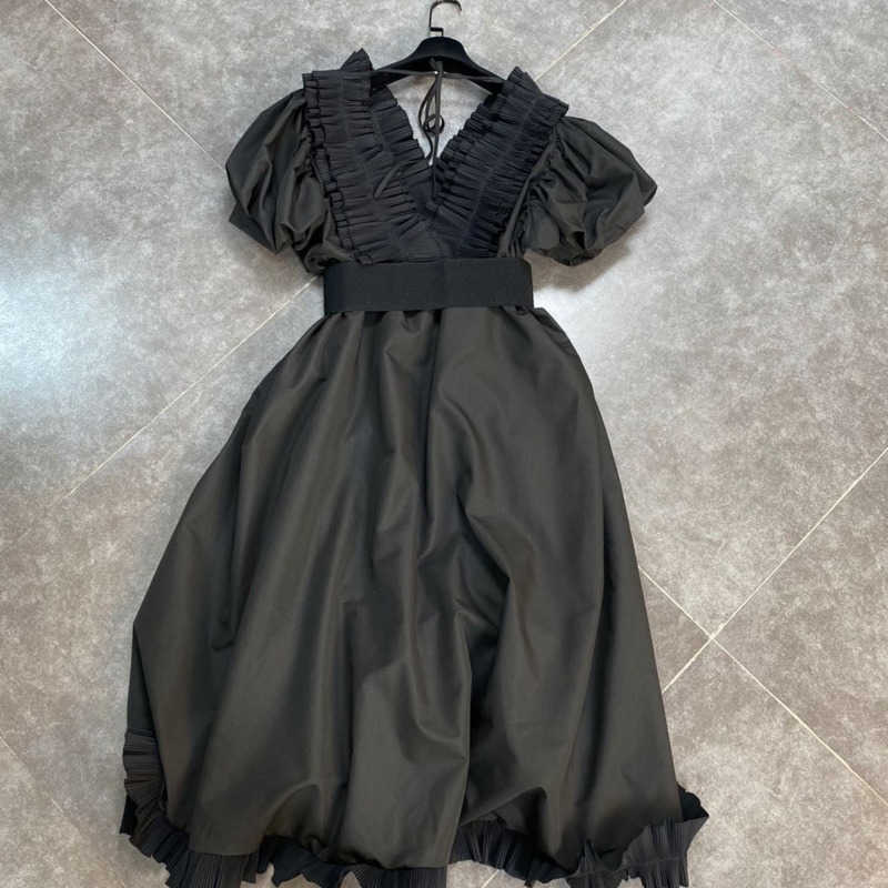 DEAT Women Ruffles Pleated Dress V-Neck Short Sleeve Arrivals Lady Sexy Temperament Fashion Spring Summer 11D1087 210709