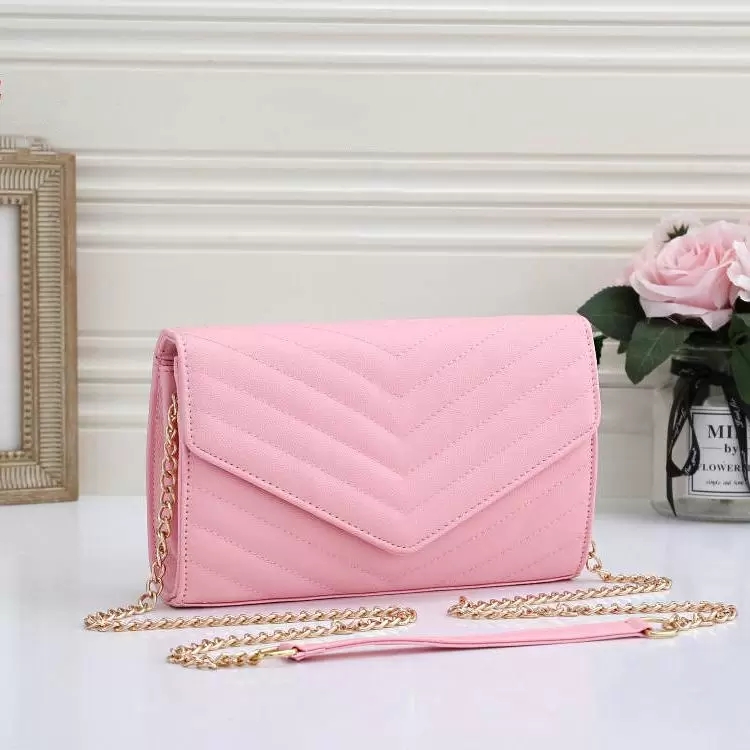 Designer Messenger Bag Handbag Nylon Money White Khaki Red Black Handmade Leather Cover Belt Fabric Genuine Metal Letter Artwork Saddle High Quality Shoulder bags, No single shot
Designer Messenger Bag Handbag Nylon Money White Khaki Red Black Handmade Leather Cover Belt Fabric Genuine Metal Letter Artwork Saddle High Quality Shoulder bags, No single shot