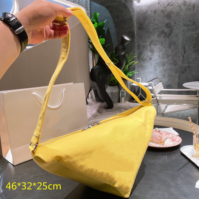 Luxury Women Triangle Crossbody Bags Designers Women Totes Cross Body Medium Size Shoulder bag Large Capacity High Quality 5 Colors Top, Contact seller
Luxury Women Triangle Crossbody Bags Designers Women Totes Cross Body Medium Size Shoulder bag Large Capacity High Quality 5 Colors Top, Contact seller