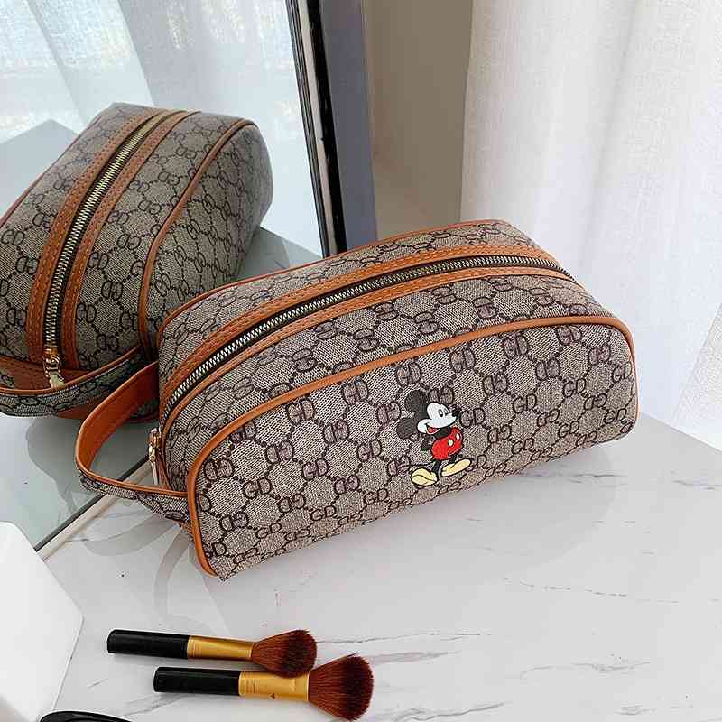 South Korea's new cosmetic large capacity Travel Wash Bag Cosmetic storage hand bag, Style 1 old flower brown
South Korea's new cosmetic large capacity Travel Wash Bag Cosmetic storage hand bag, Style 1 old flower brown