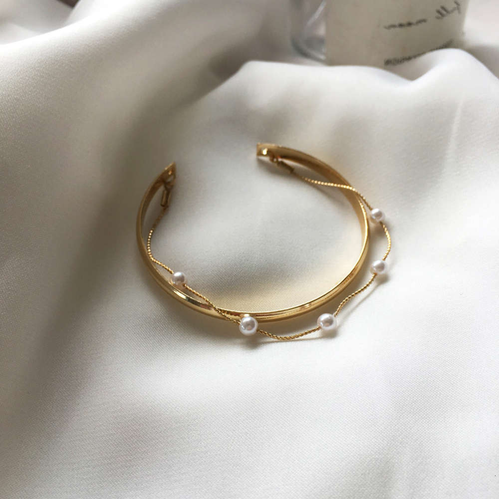 Hand catenary Fashion personality daily wear simple creative Japanese Korean fashion lady charm bracelet pearl student hand jewelry, Golden;silver
Hand catenary Fashion personality daily wear simple creative Japanese Korean fashion lady charm bracelet pearl student hand jewelry, Golden;silver