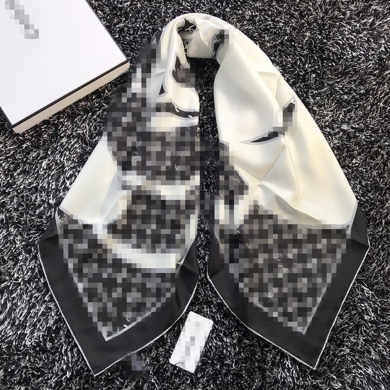 2021 Top designer woman Silk Scarf Fashion Letter Headband Brand Small Scarf Variable Headscarf Accessories Activity Gift good 90*90cm, Blue;gray
2021 Top designer woman Silk Scarf Fashion Letter Headband Brand Small Scarf Variable Headscarf Accessories Activity Gift good 90*90cm, Blue;gray