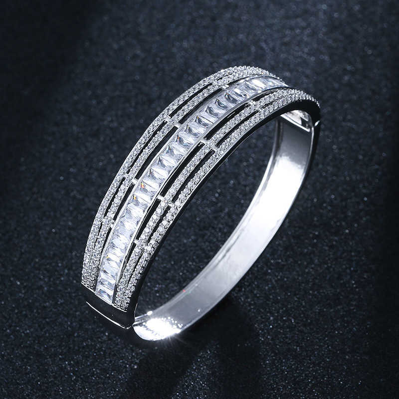 Europe and the United States Sell Like Hot Cakes Fashion Classic Suit Stainless Steel Bracelet Ring Inlay Zircon Jewelry Q0719
Europe and the United States Sell Like Hot Cakes Fashion Classic Suit Stainless Steel Bracelet Ring Inlay Zircon Jewelry Q0719