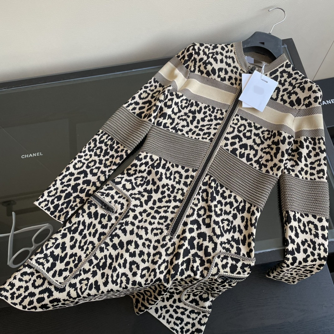 2021 Brand Same Style Dresses O Neck Long Sleeve Panelled Fashion Milan Runway Designer Dress 0611-12, Customize
2021 Brand Same Style Dresses O Neck Long Sleeve Panelled Fashion Milan Runway Designer Dress 0611-12, Customize