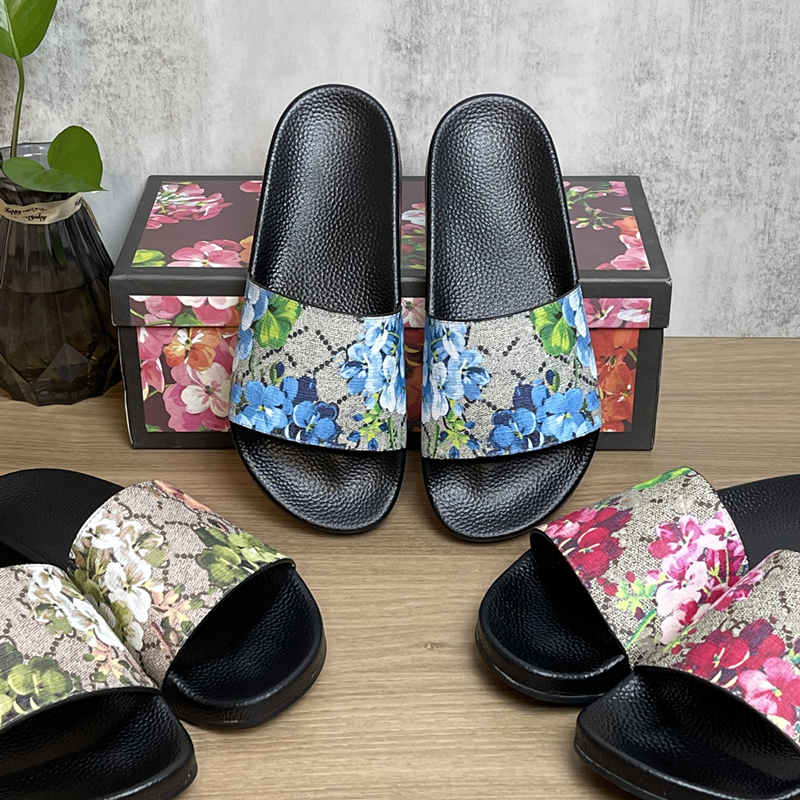 21 Colors Designer Slippers Top Quality Slide Summer Fashion Wide Flat Slipper Flip Flop Mens Womens Sandals shoes Size 36-46, Colour-22
21 Colors Designer Slippers Top Quality Slide Summer Fashion Wide Flat Slipper Flip Flop Mens Womens Sandals shoes Size 36-46, Colour-22