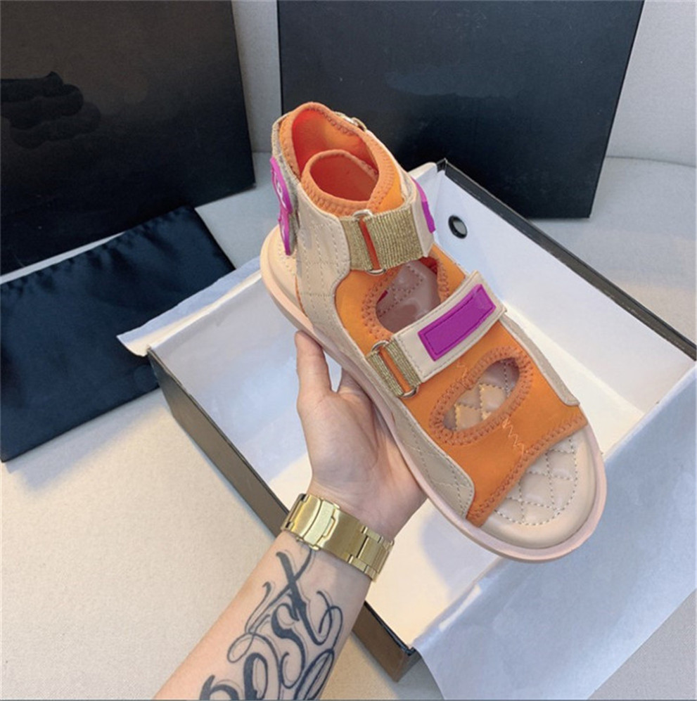 2021 Luxury Womens Sandals Designer Casual shoe summer outdoor beach Ladies Brand sandal High Quality Velcro platform shoes arcade Non-slip Flat sneakers, Pink
2021 Luxury Womens Sandals Designer Casual shoe summer outdoor beach Ladies Brand sandal High Quality Velcro platform shoes arcade Non-slip Flat sneakers, Pink