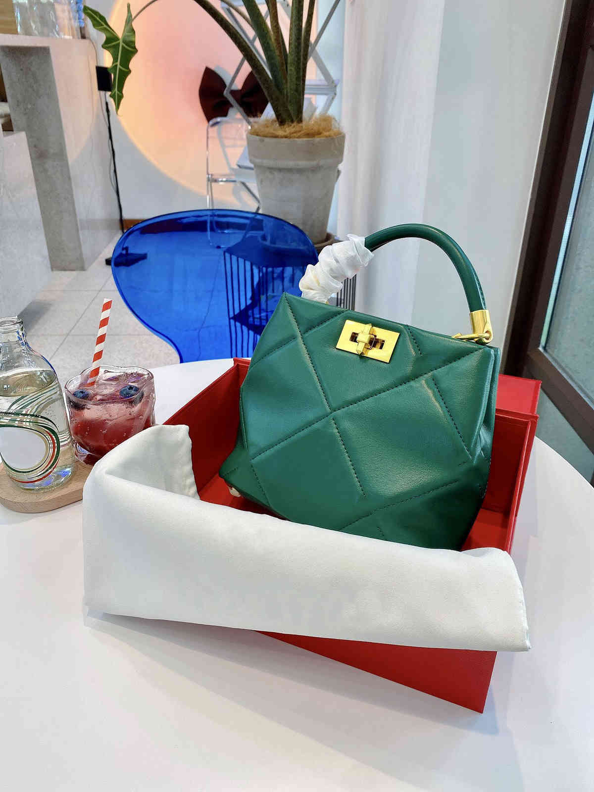 Deslgner Handbag Makeup Bag Santa Pant Handbags Tote Ladies Multi Pochette Fashionable And temperament Purses Wallet Shopping Purse totes
Deslgner Handbag Makeup Bag Santa Pant Handbags Tote Ladies Multi Pochette Fashionable And temperament Purses Wallet Shopping Purse totes