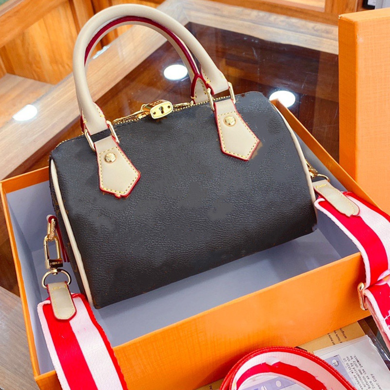 Fashion Casual Formal Handbags outdoor ladies totes bags classic Canvas embossed Zipper Pocket design large capacity Purse Tote Shoulder crossbody, No bags
Fashion Casual Formal Handbags outdoor ladies totes bags classic Canvas embossed Zipper Pocket design large capacity Purse Tote Shoulder crossbody, No bags