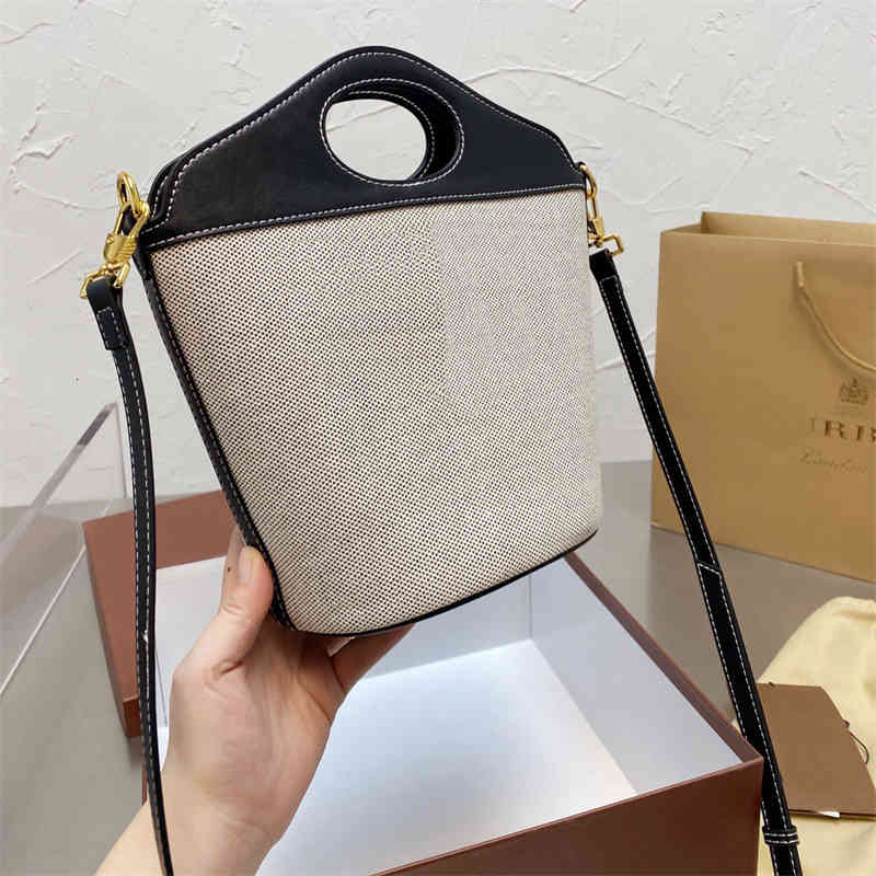 Evening Bags Designer Luxury Handbag Cross body Fashion Shoulder Bag High Quality Leather Ladies Bucket sell like cakes Two Colors size XT4D, 1# packing bag
Evening Bags Designer Luxury Handbag Cross body Fashion Shoulder Bag High Quality Leather Ladies Bucket sell like cakes Two Colors size XT4D, 1# packing bag