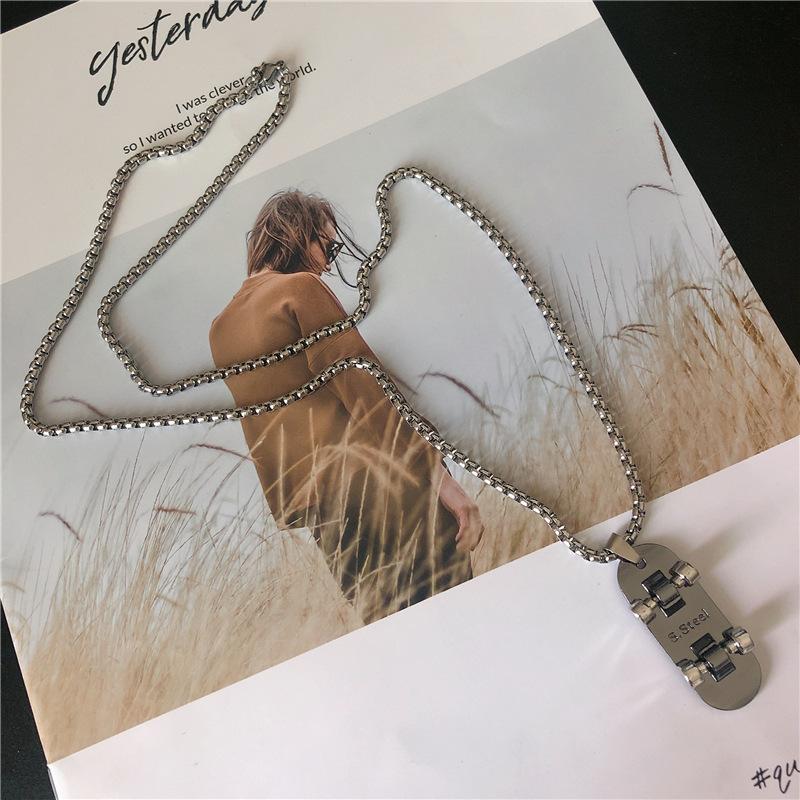 Pendant Necklaces Titanium Steel Necklace Scooter Fashion Punk Hip-hop Clavicle Chain Couples Tide Section Street Wild
Pendant Necklaces Titanium Steel Necklace Scooter Fashion Punk Hip-hop Clavicle Chain Couples Tide Section Street Wild