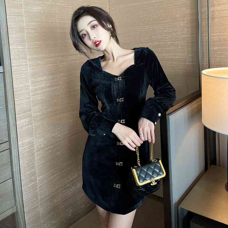 Spring And Autumn Women Vintage Square Collar Black Velvet Dress Ladies Chic Long Sleeve Single-Breasted A Line Vestido 210520