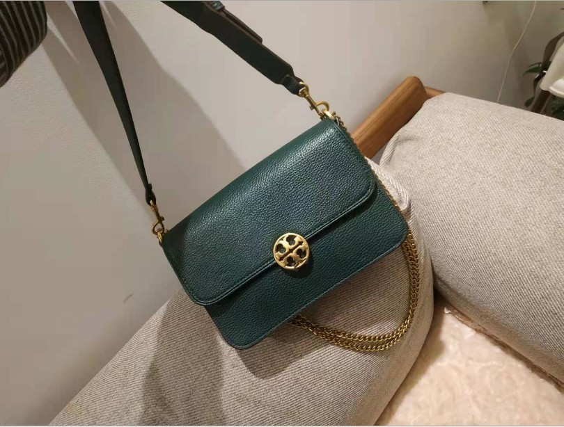 Designer 2021 new TB solid color chain small square women's one shoulder slant span tofu bag hileng
Designer 2021 new TB solid color chain small square women's one shoulder slant span tofu bag hileng