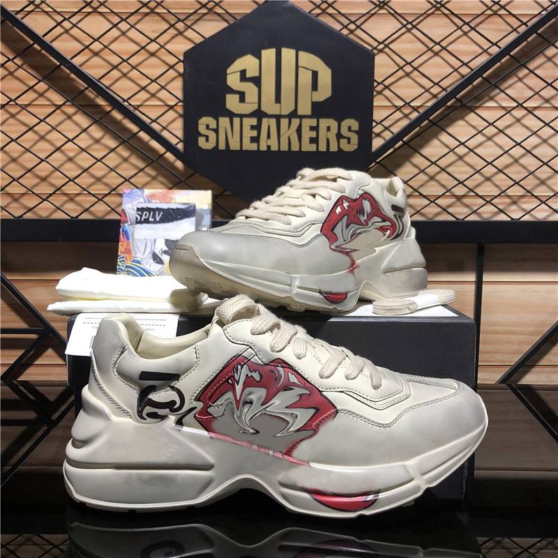 Top Quality Men Women Designer Casual Shoes Bee Genuine Leather Sneaker Embroidery Classic Trainers Lover Mens Sport Rhyton Vintage Trainer Sneakers With Box, Customize
Top Quality Men Women Designer Casual Shoes Bee Genuine Leather Sneaker Embroidery Classic Trainers Lover Mens Sport Rhyton Vintage Trainer Sneakers With Box, Customize