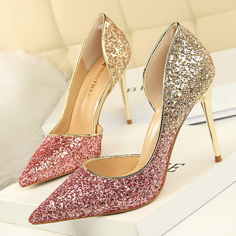 2021 Chaussures Saisissements Femme Pumps Sexy Talons Chaussures Haute Chaussures Femmes Chaussures De Mariage Gold Argent Femmes Talons. Cm chau