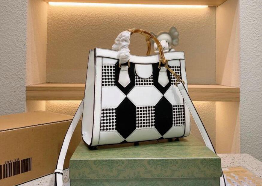 Designer Tote Bag 2022 Fashion Luxury Leather Package Handbags Women High Capacity Composite Diana Shopping Shoulder Bags, White
Designer Tote Bag 2022 Fashion Luxury Leather Package Handbags Women High Capacity Composite Diana Shopping Shoulder Bags, White