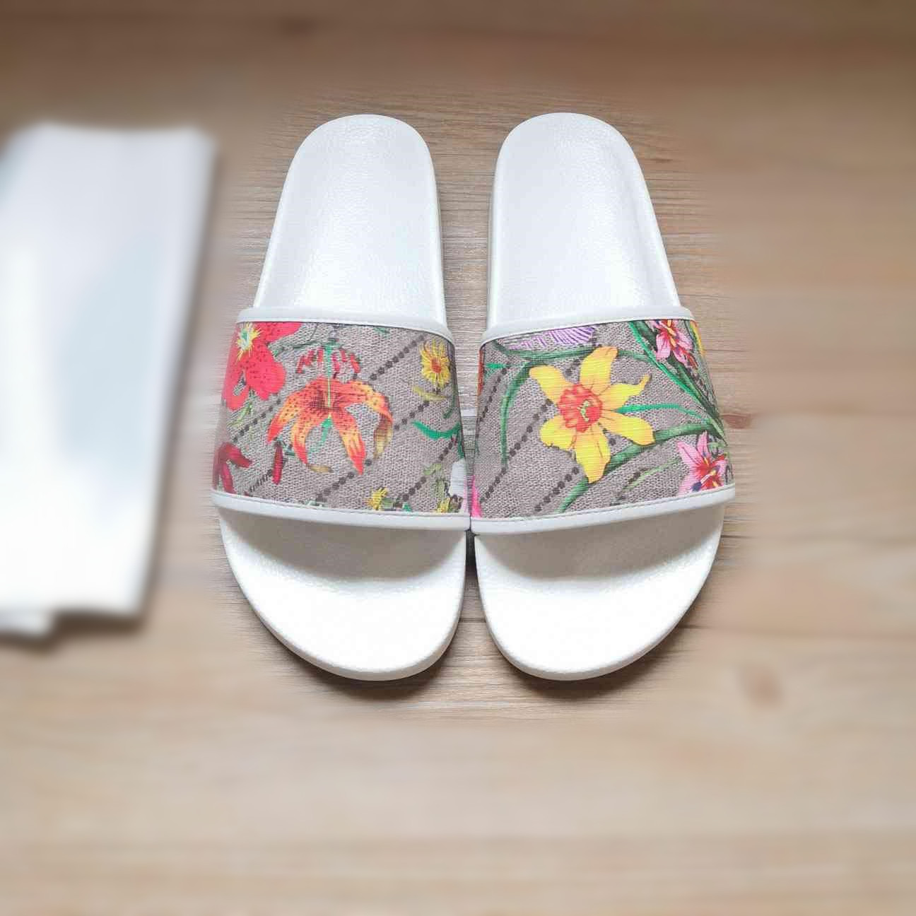 2022 luxury Sandals Designer woman slipper Top quality summer fashion jelly slide high heel slippers Brand Casual shoes Leather Alphabet outdoor beach box dustbag
2022 luxury Sandals Designer woman slipper Top quality summer fashion jelly slide high heel slippers Brand Casual shoes Leather Alphabet outdoor beach box dustbag
