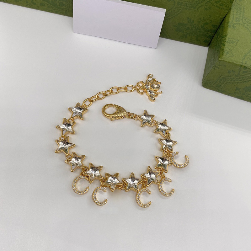 Womens Fashion Designer Charm Bracelet Gold Stainless Diamonds Bracelets Women Bee Letter Ladies Bangle Link Woman Luxury Jewelry
Womens Fashion Designer Charm Bracelet Gold Stainless Diamonds Bracelets Women Bee Letter Ladies Bangle Link Woman Luxury Jewelry