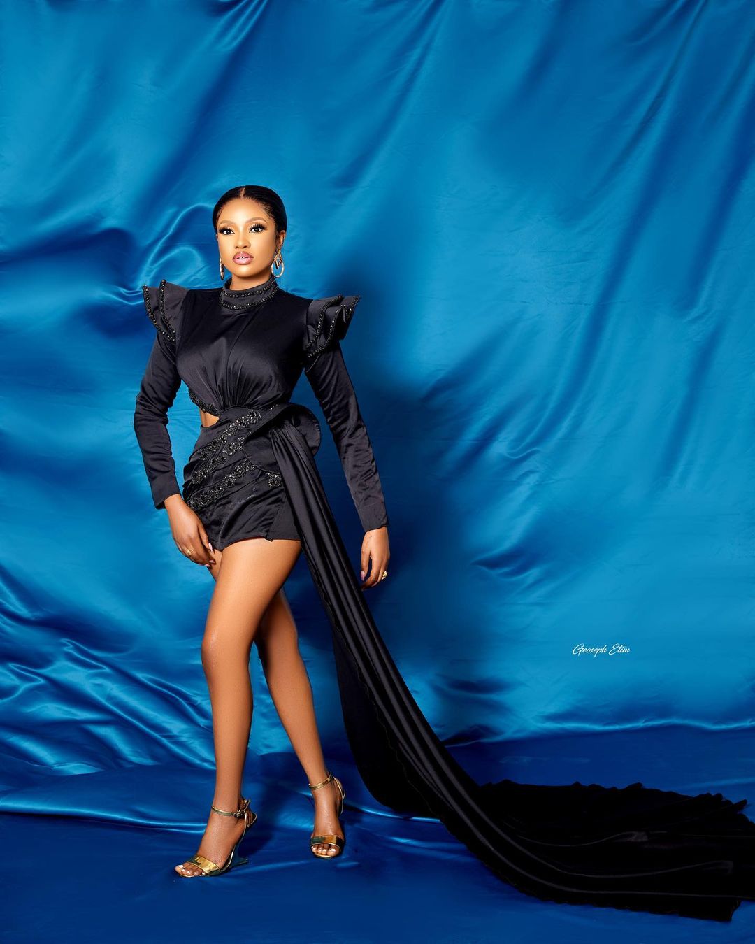 2021 Plus Size Arabic Aso Ebi Black Stylish Sexy Prom Dresses Beaded Crystals Satin Evening Formal Party Second Reception Bridesmaid Gowns Dress ZJ421
