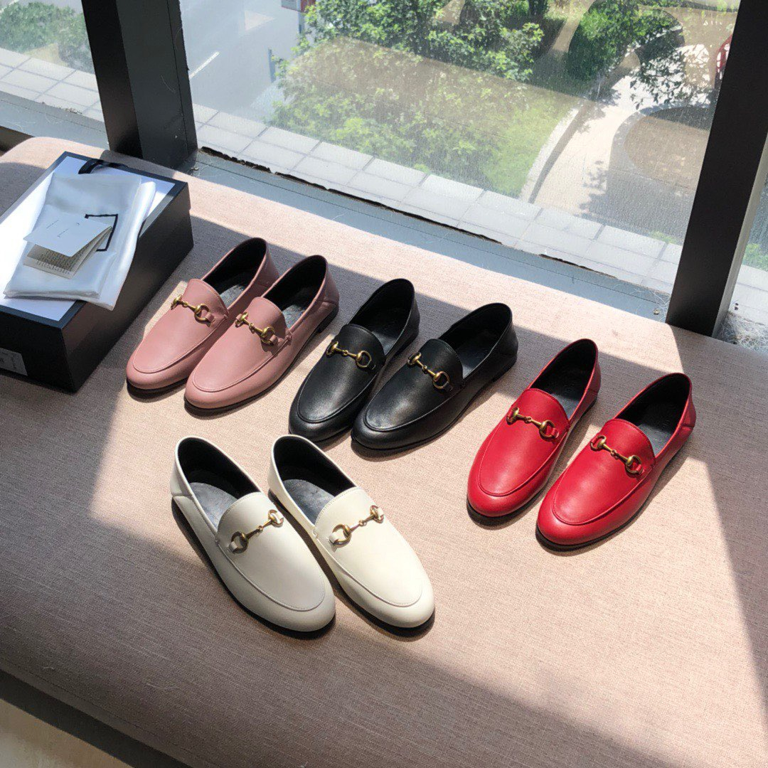 2021 High Quality Mens womens casual mules Shoes loafers slip on leather velvet flats womans embroidery horsebit buckle men girls fashion, Black
2021 High Quality Mens womens casual mules Shoes loafers slip on leather velvet flats womans embroidery horsebit buckle men girls fashion, Black