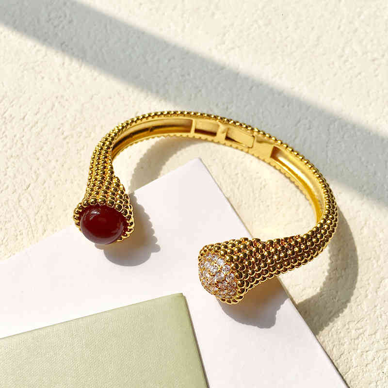 Charm Bracelets 08 Classic Hemispherical Shell Agate Inlaid Diamond Asymmetric Opening Bracelet