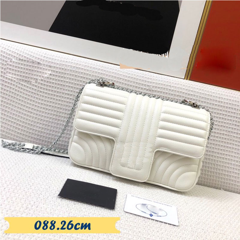Luxury designer bags for women, original leather handbags, embroidered hardware, and personality, Shoulder Bags, matching to meet different occasions, fast delivery, Red
Luxury designer bags for women, original leather handbags, embroidered hardware, and personality, Shoulder Bags, matching to meet different occasions, fast delivery, Red