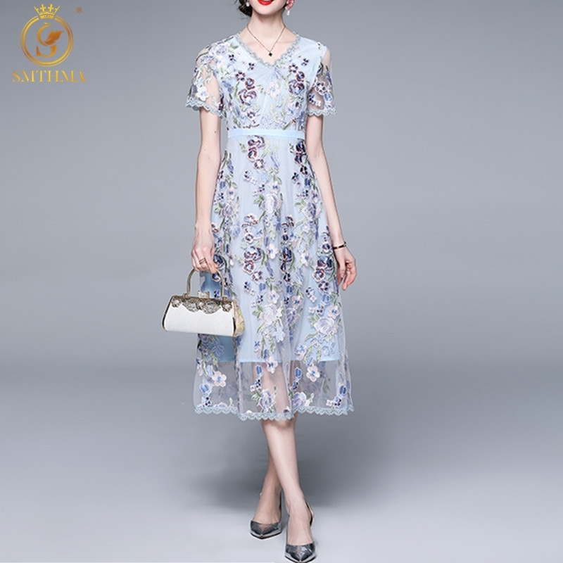 Summer Fashion Designer Vintage Mesh Dresses Women V Neck Blue Elegant Party Midi Embroidery Dress Robe 210520, Photo color
Summer Fashion Designer Vintage Mesh Dresses Women V Neck Blue Elegant Party Midi Embroidery Dress Robe 210520, Photo color