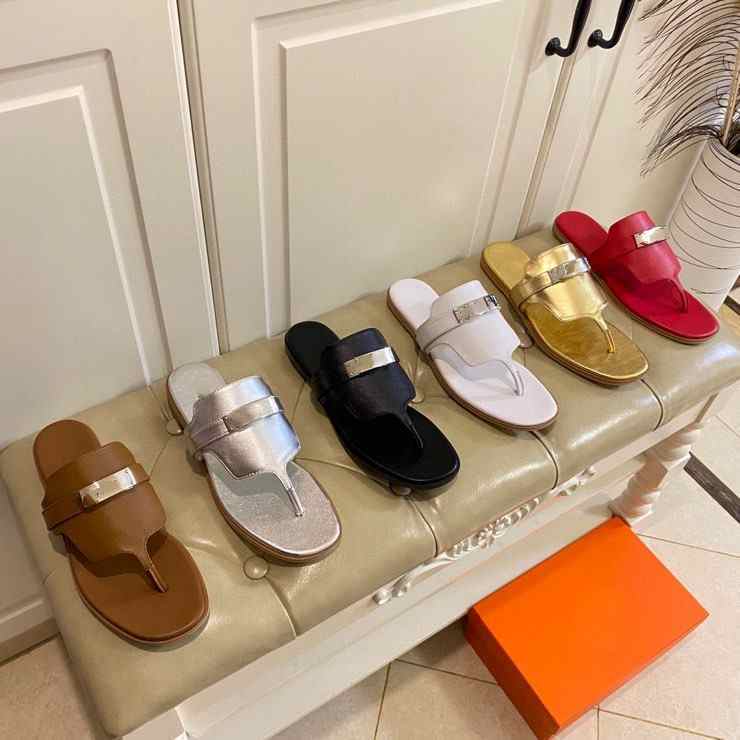 metal button Flip Flops shoes wholesale flat sandals cowhide upper leather outsole Silver Turnbuckle upper house slippers beach slipper ladies, Color5 
metal button Flip Flops shoes wholesale flat sandals cowhide upper leather outsole Silver Turnbuckle upper house slippers beach slipper ladies, Color5