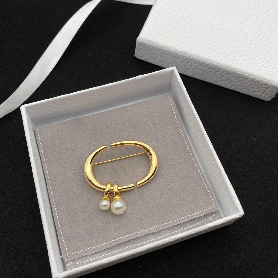 2022 New Arrival Luxury Large Pins Brooches Simple Designers For Women Lady Leisure Wedding Gifts, Gray
2022 New Arrival Luxury Large Pins Brooches Simple Designers For Women Lady Leisure Wedding Gifts, Gray