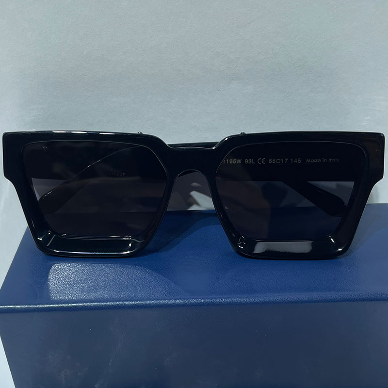 Designer sunglasses M96006WN Z1165W mens timeless classic square all black millionaire glasses size 55-17-145 men women casual all-match UV protection top quality
Designer sunglasses M96006WN Z1165W mens timeless classic square all black millionaire glasses size 55-17-145 men women casual all-match UV protection top quality