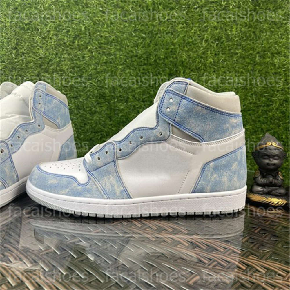 1 High OG Hyper Royal Casual Shoe Light Smoke Grey Womens Mens Skateboard shoes 555088-402, 01
1 High OG Hyper Royal Casual Shoe Light Smoke Grey Womens Mens Skateboard shoes 555088-402, 01