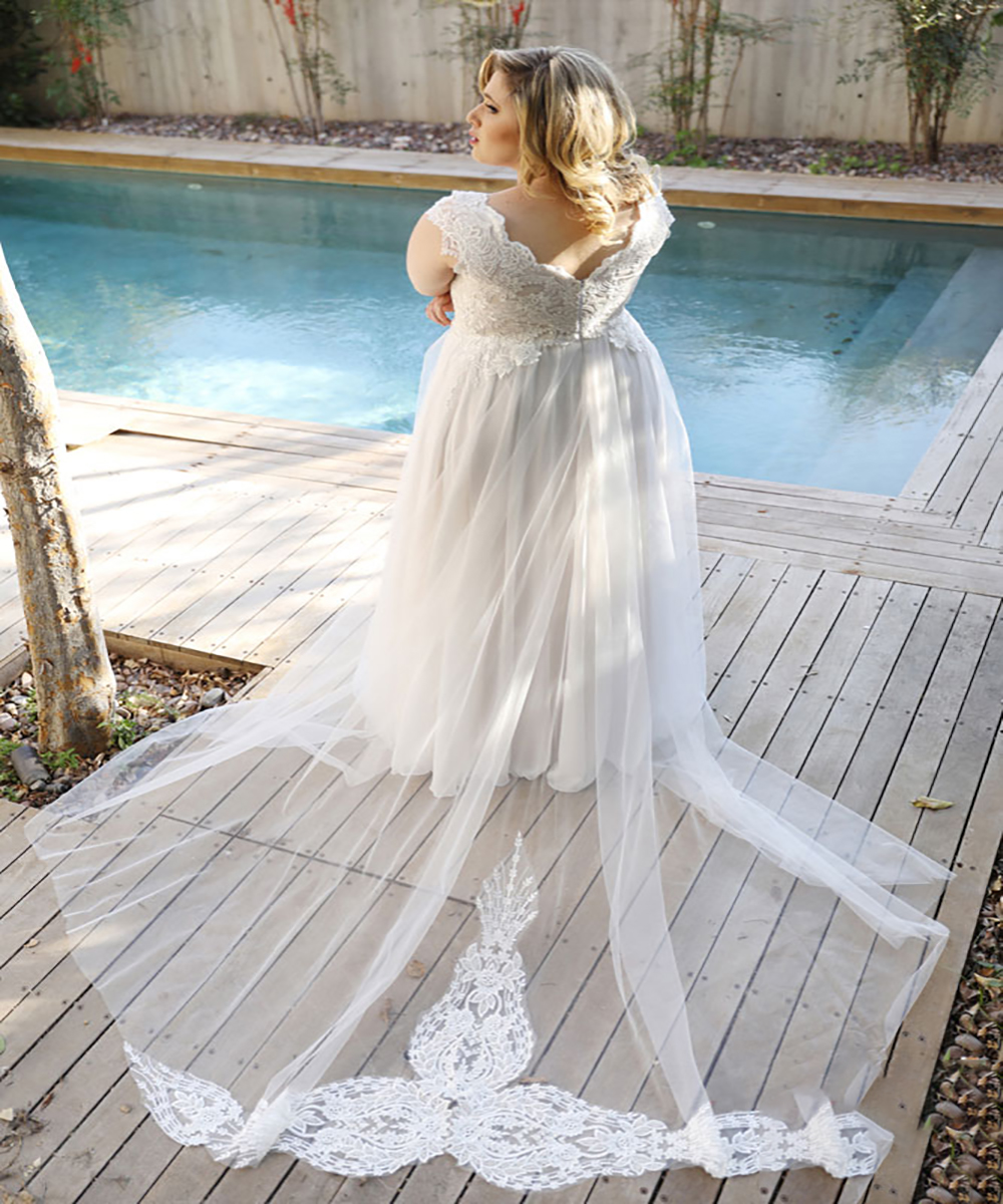 Gorgeous Plus Size Bohemian Wedding Dress 2022 With Long Train Lace Appliques Cap Sleeve Country Wedding Dresses A Line Tulle Women Beach Engagement R