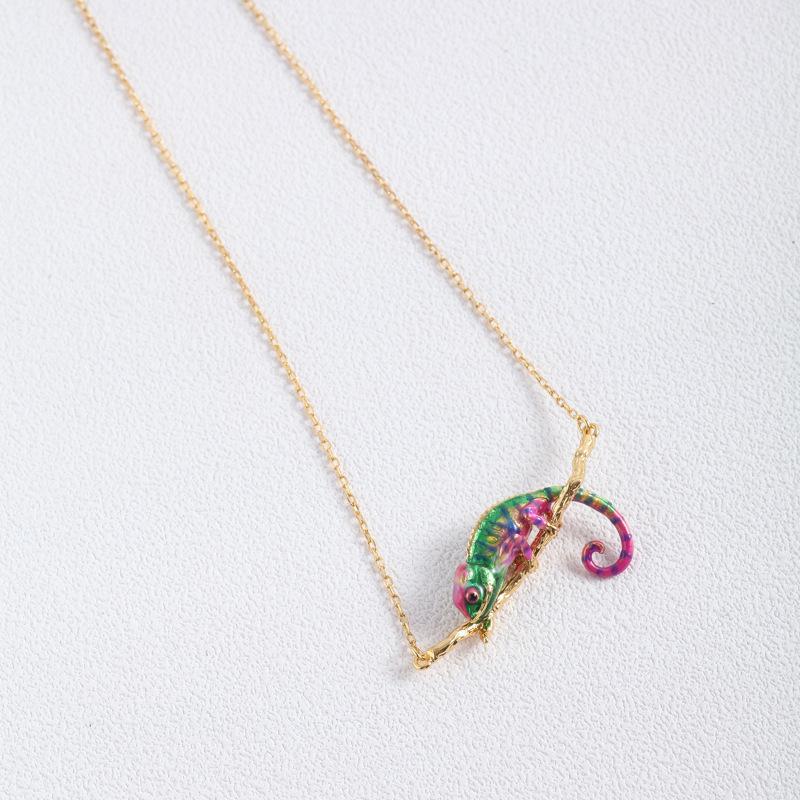 Chains European And American Hand Painted Enamel Glaze Personalized Three-Dimensional Realistic Chameleon Necklace Clavicle Chain, Silver
Chains European And American Hand Painted Enamel Glaze Personalized Three-Dimensional Realistic Chameleon Necklace Clavicle Chain, Silver