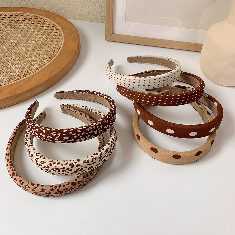 2022 New Arrival Brown Leopard Dot Print Headband 2cm Sponge Padded Hairband Retro Headwrap Hair Hoop Hair Accessories For Women, Silver
2022 New Arrival Brown Leopard Dot Print Headband 2cm Sponge Padded Hairband Retro Headwrap Hair Hoop Hair Accessories For Women, Silver