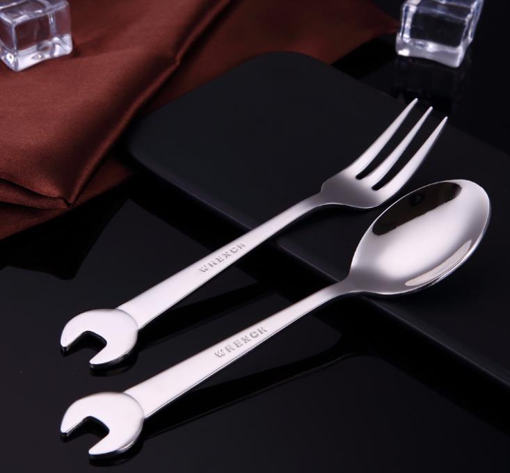 Spoons Creative Wrench Shaped Spoon Fork Home Kitchen Stainless Steel Tableware Fruit Dessrt Salad Forks Cutlery SN1837
Spoons Creative Wrench Shaped Spoon Fork Home Kitchen Stainless Steel Tableware Fruit Dessrt Salad Forks Cutlery SN1837