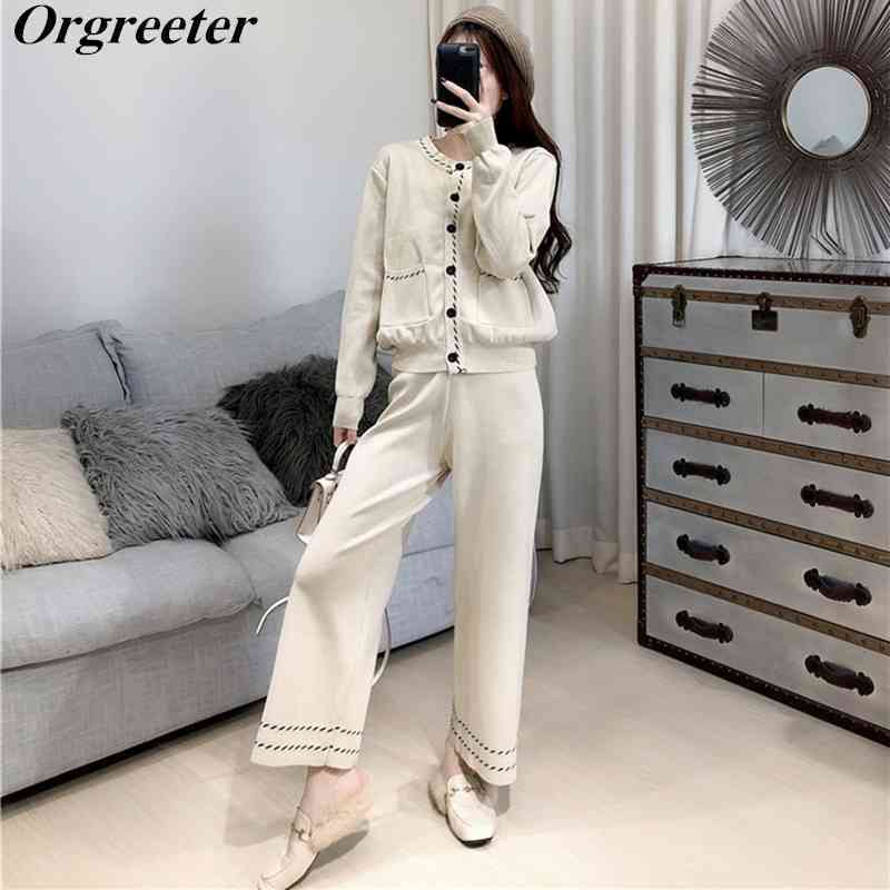 Retro single-breasted Double pocket line Jacquard O-neck Knitted Lantern Cardigan Sweater Jacket Two-piece Wide-leg Pants Suit 210525, Beige
Retro single-breasted Double pocket line Jacquard O-neck Knitted Lantern Cardigan Sweater Jacket Two-piece Wide-leg Pants Suit 210525, Beige