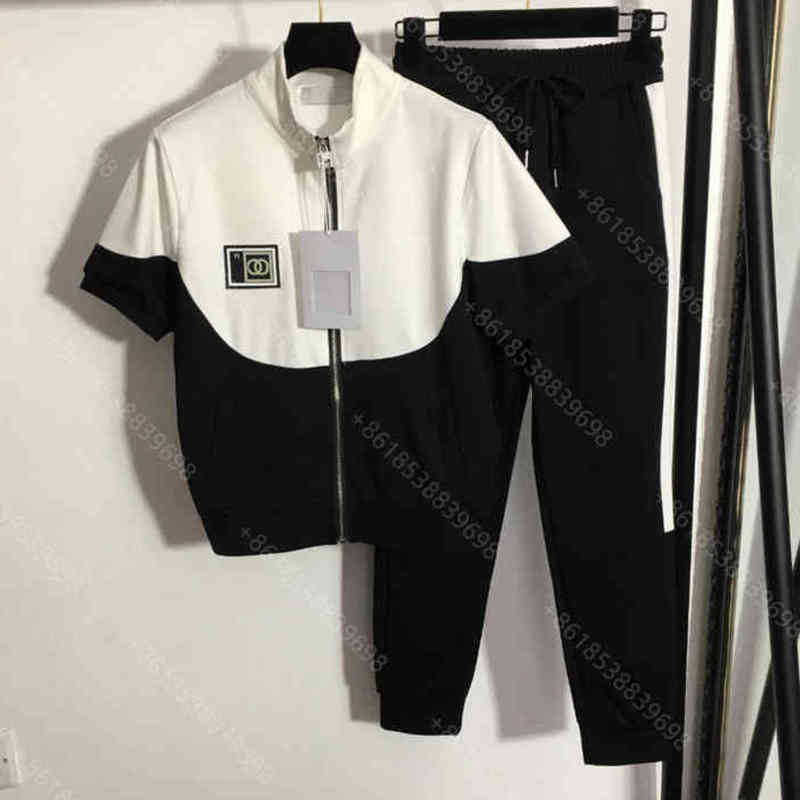 22ss Women Designer Tracksuit Two Piece Pants Short Sleeve Jacket Sportswear Zipper Jackets Tshirts Suit Female Tracksuits Outfits XL womens clothing wholesale a1
22ss Women Designer Tracksuit Two Piece Pants Short Sleeve Jacket Sportswear Zipper Jackets Tshirts Suit Female Tracksuits Outfits XL womens clothing wholesale a1